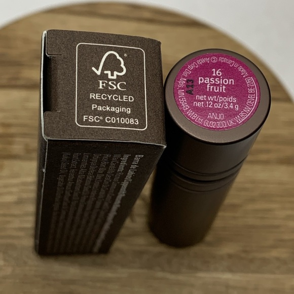 AVEDA Vegan Lipstick Feed My Lips Color Passion Fruit New - Picture 8 of 10